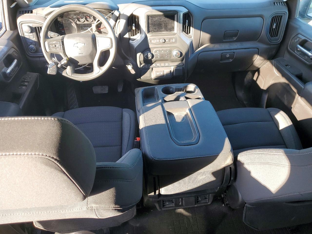 2024 CHEVROLET SILVERADO K1500 CUSTOM photo 15