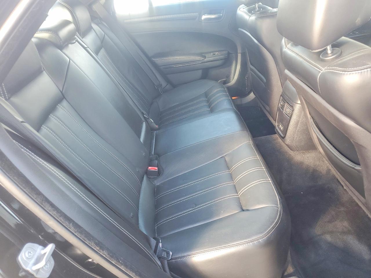 2015 CHRYSLER 300 S photo 10