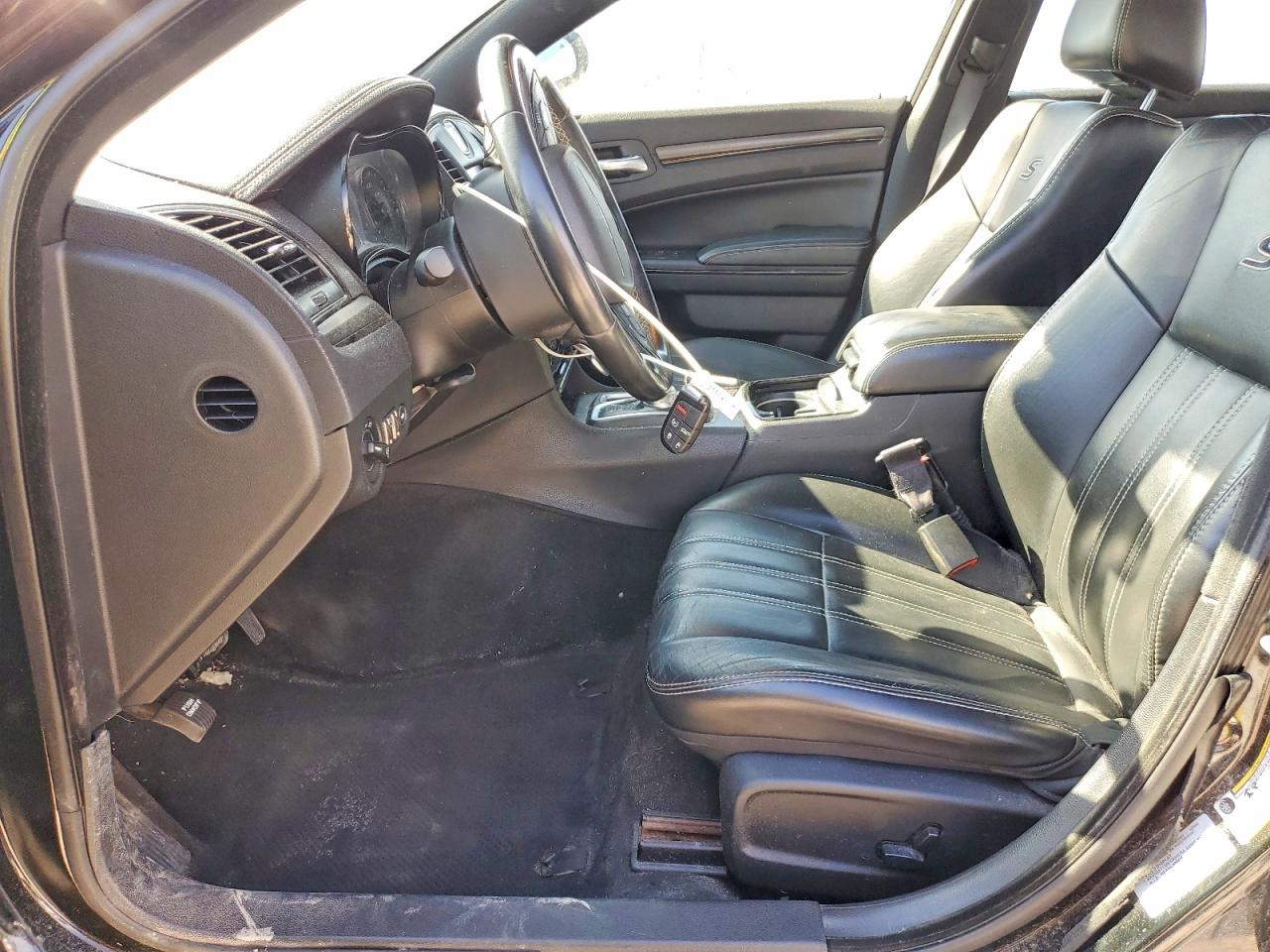 2015 CHRYSLER 300 S photo 7