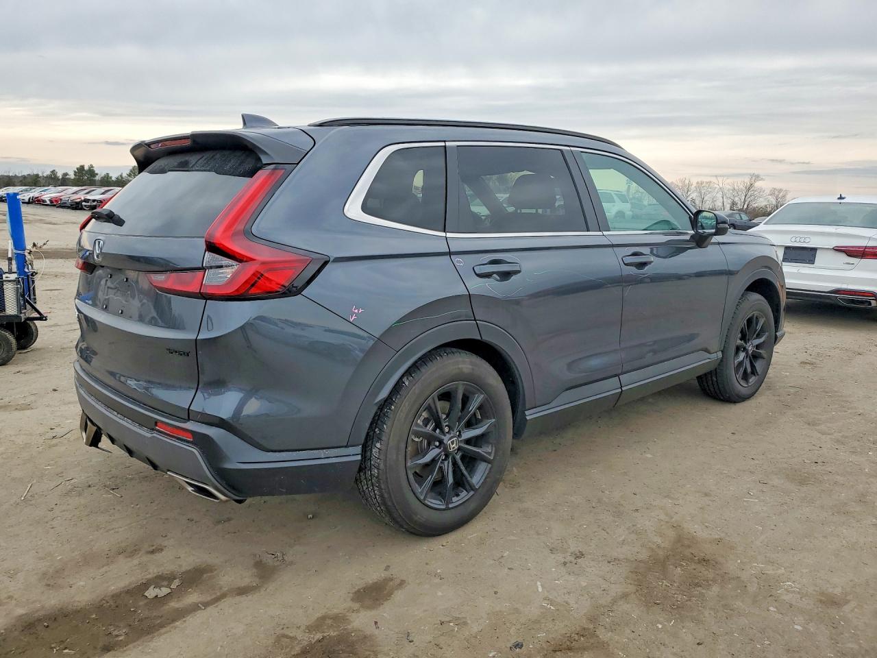 2025 HONDA CR-V SPORT photo 3