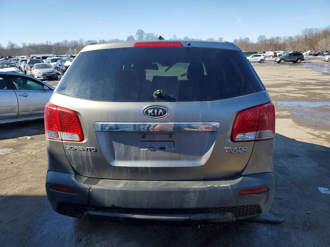 2011 KIA SORENTO LX photo 16
