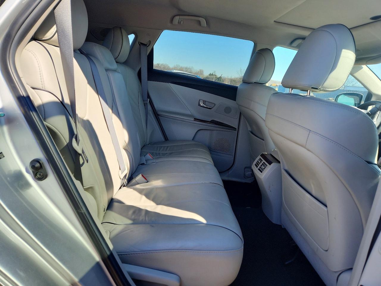 2011 TOYOTA VENZA photo 21