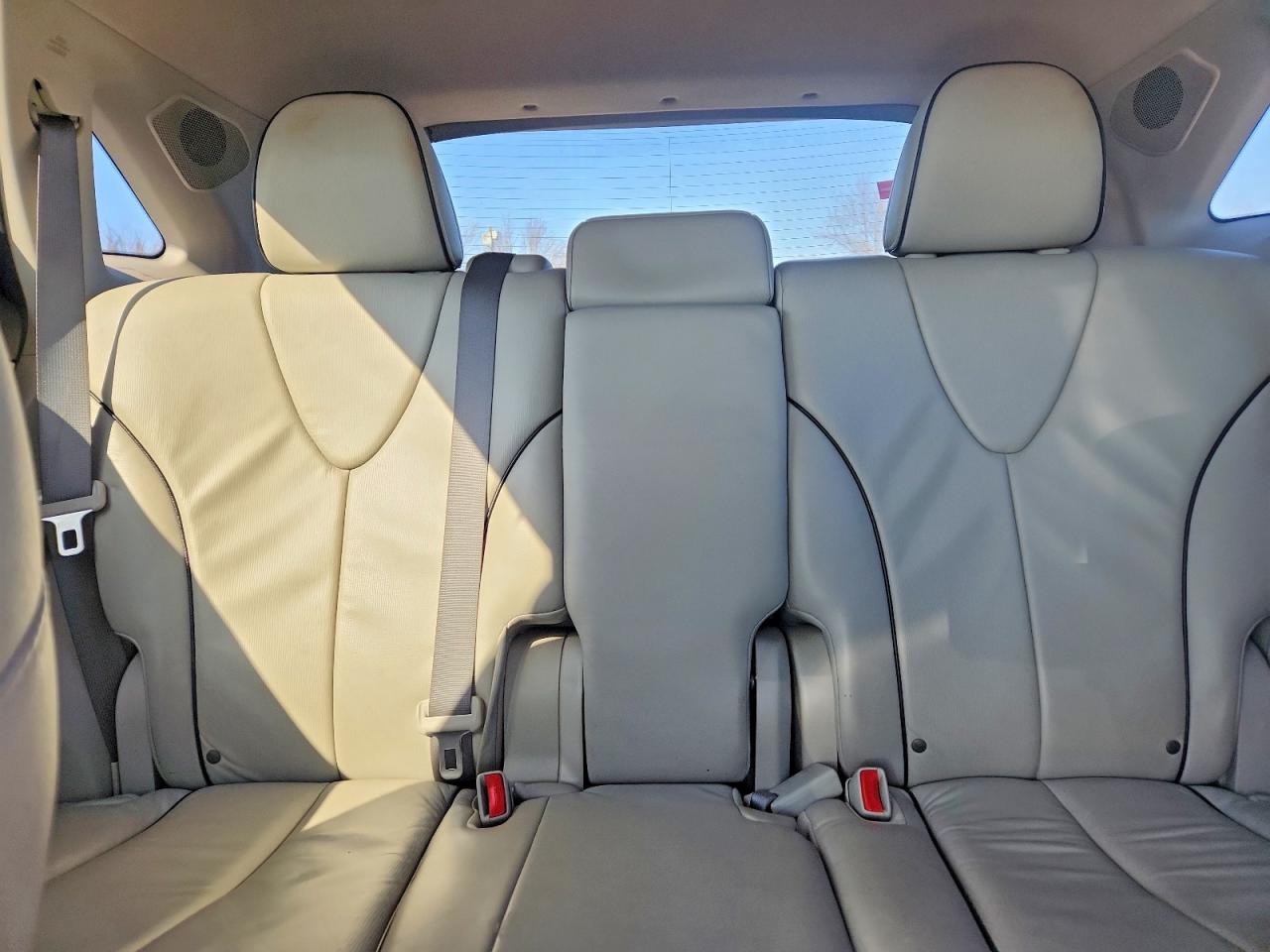 2011 TOYOTA VENZA photo 19