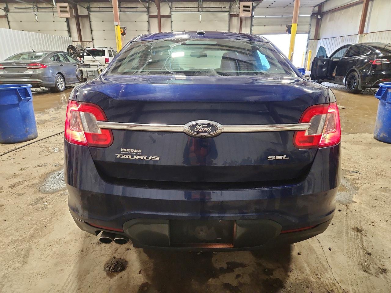 2011 FORD TAURUS SEL photo 11