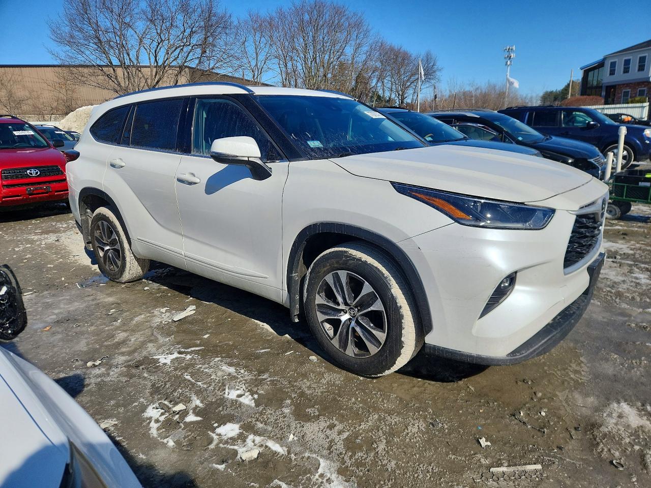 2021 TOYOTA HIGHLANDER XLE photo 4