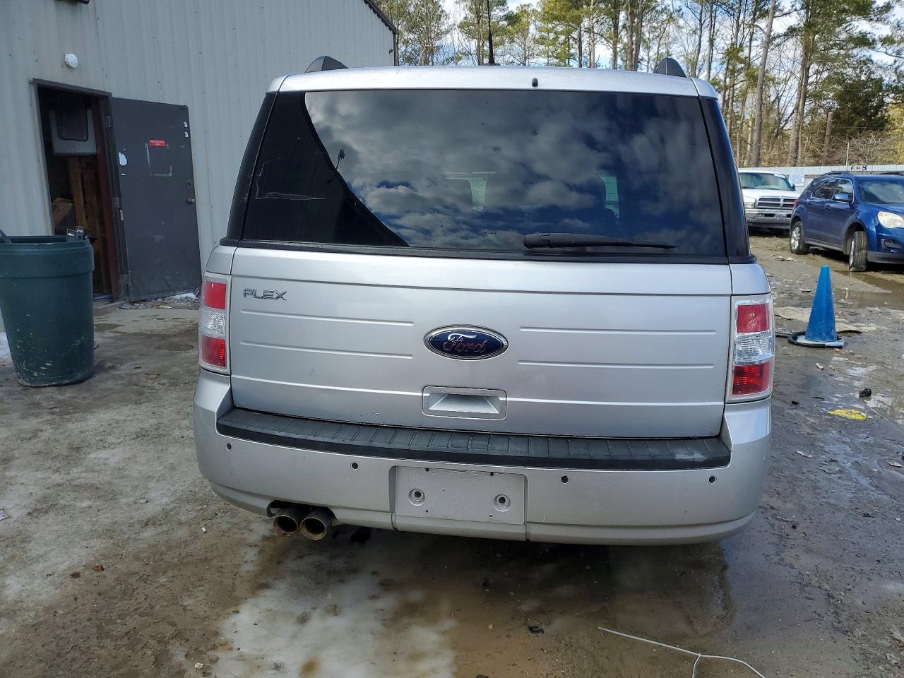 2011 FORD FLEX SE photo 6