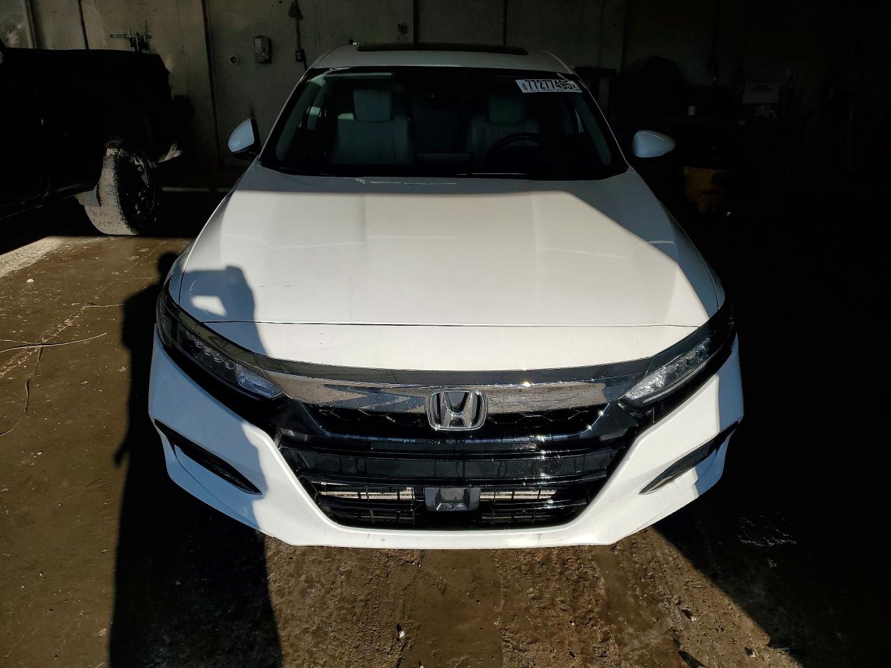 2018 HONDA ACCORD EXL photo 9
