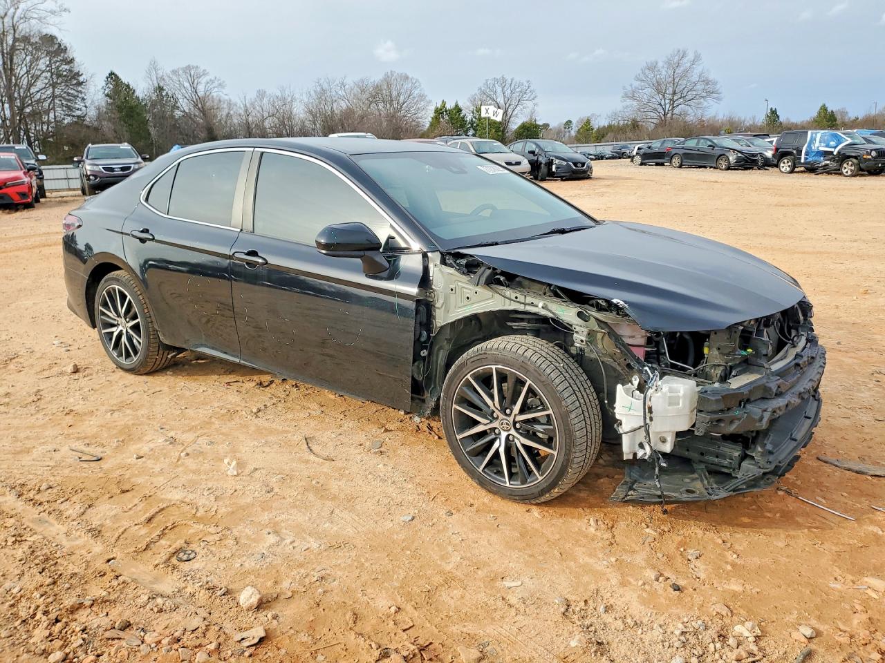 2021 TOYOTA CAMRY SE photo 7