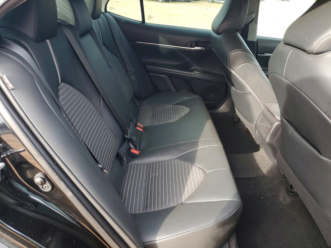 2021 TOYOTA CAMRY SE photo 19
