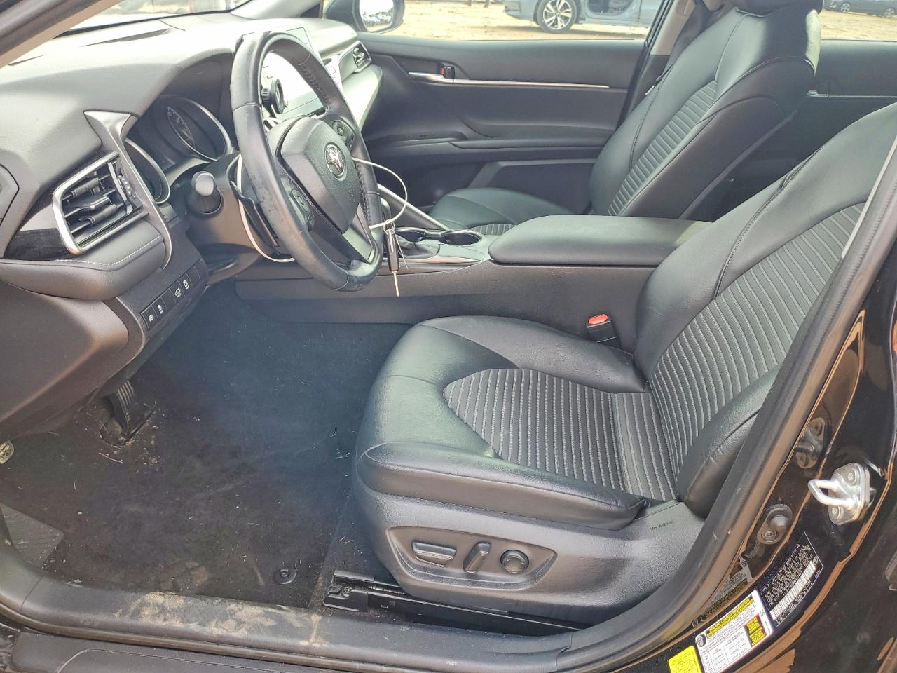 2021 TOYOTA CAMRY SE photo 13