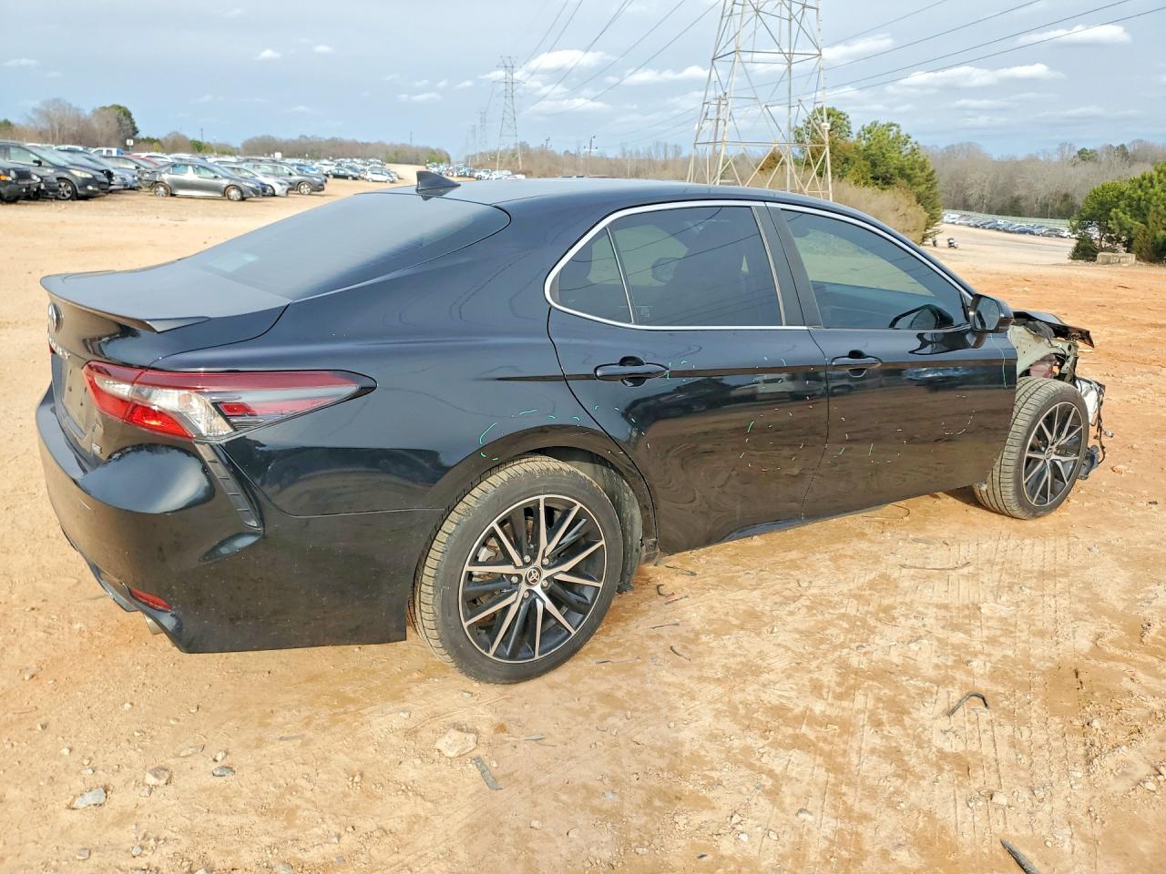 2021 TOYOTA CAMRY SE photo 5