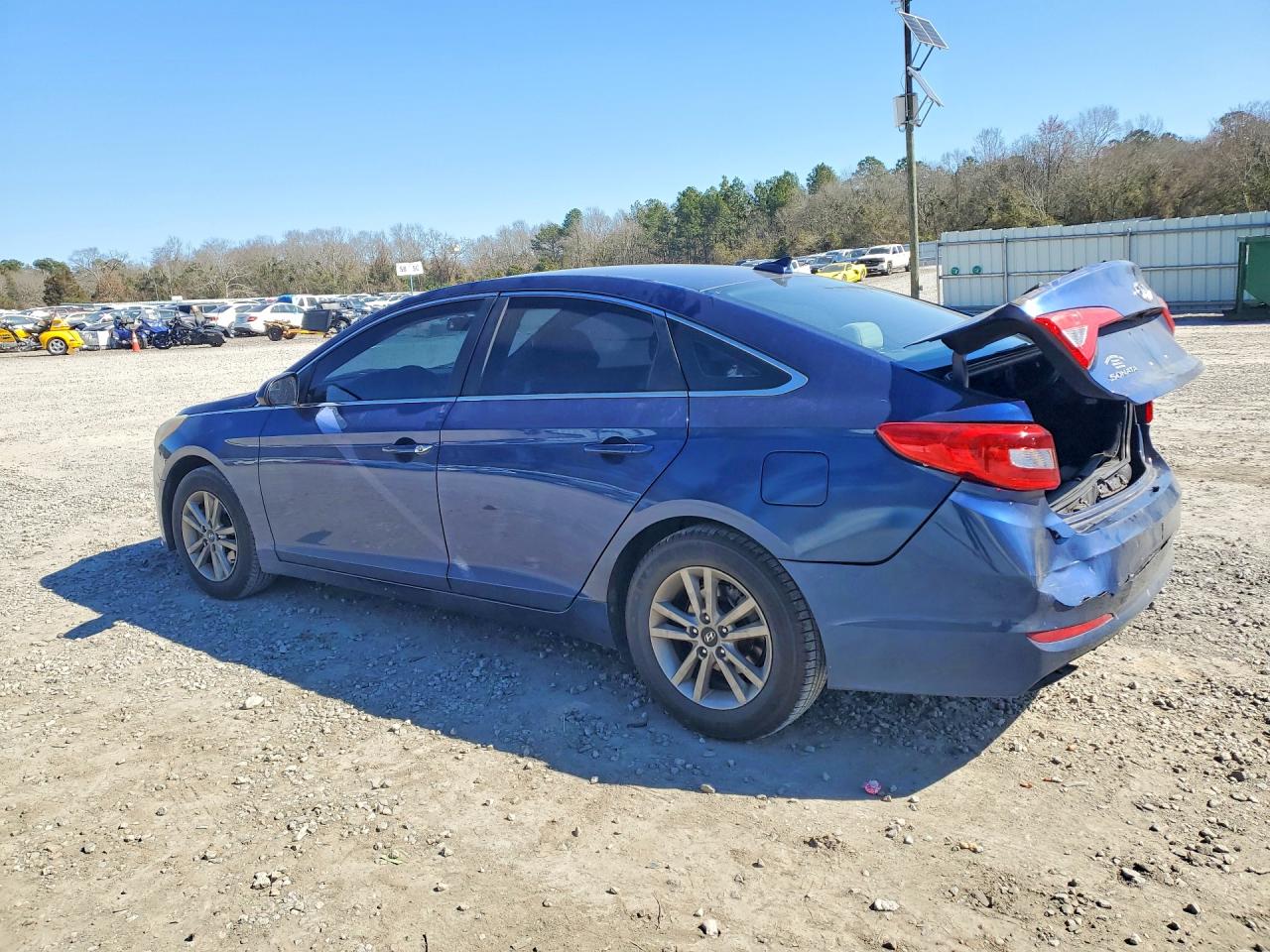 2015 HYUNDAI SONATA SE photo 2