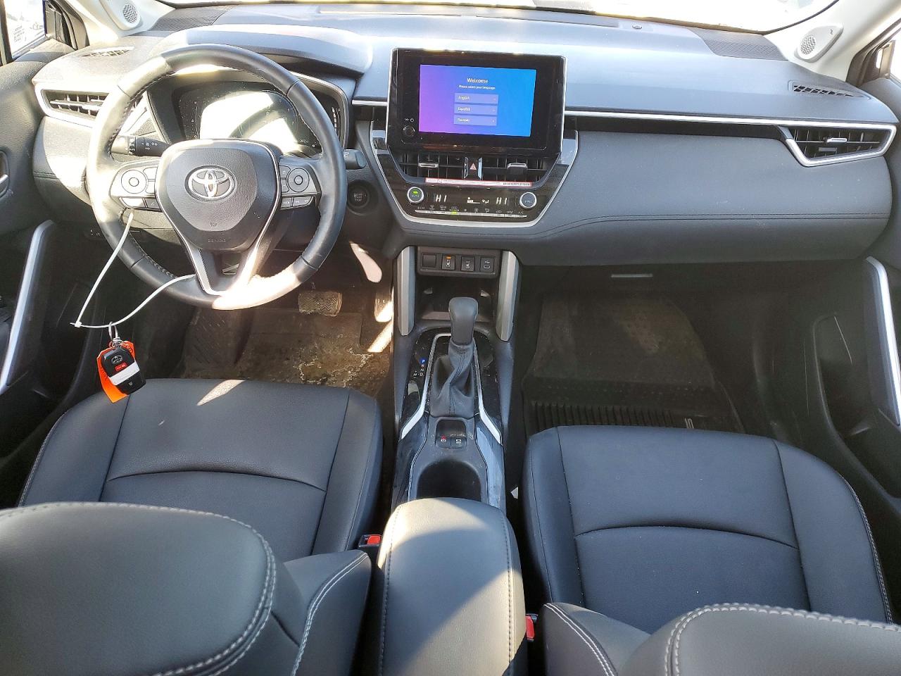 2024 TOYOTA COROLLA CROSS XLE photo 15
