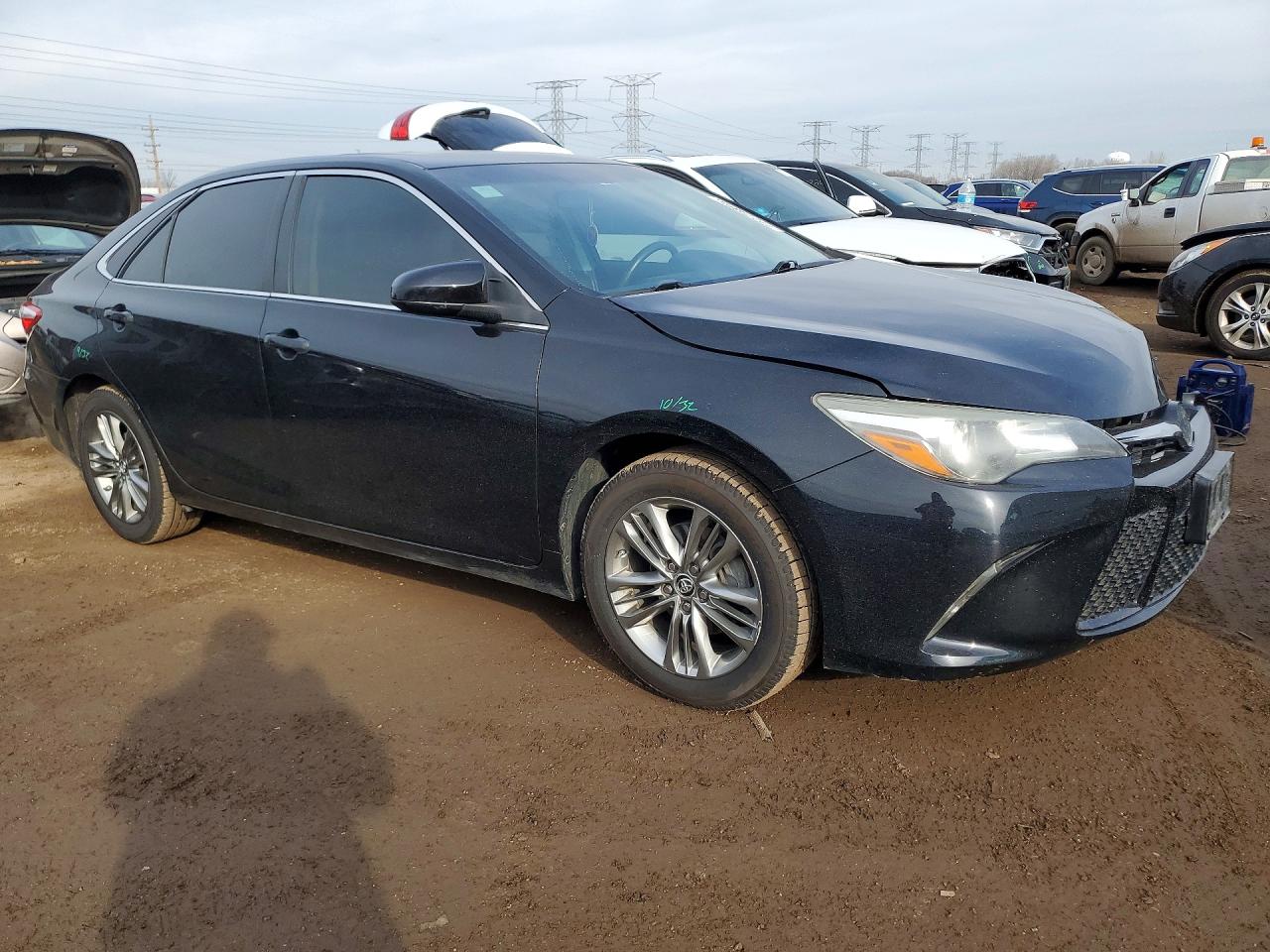 2016 TOYOTA CAMRY SE photo 4