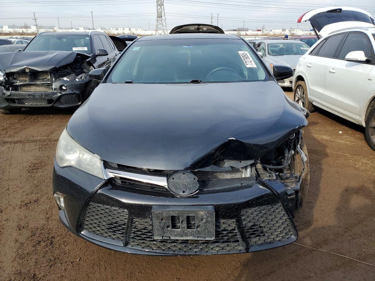 2016 TOYOTA CAMRY SE photo 5
