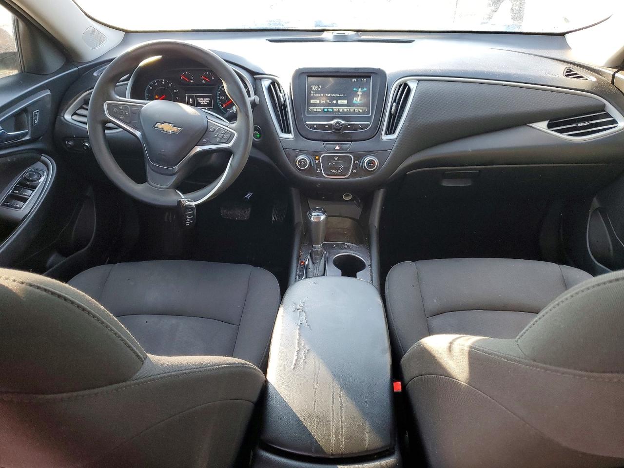 2018 CHEVROLET MALIBU LS photo 8