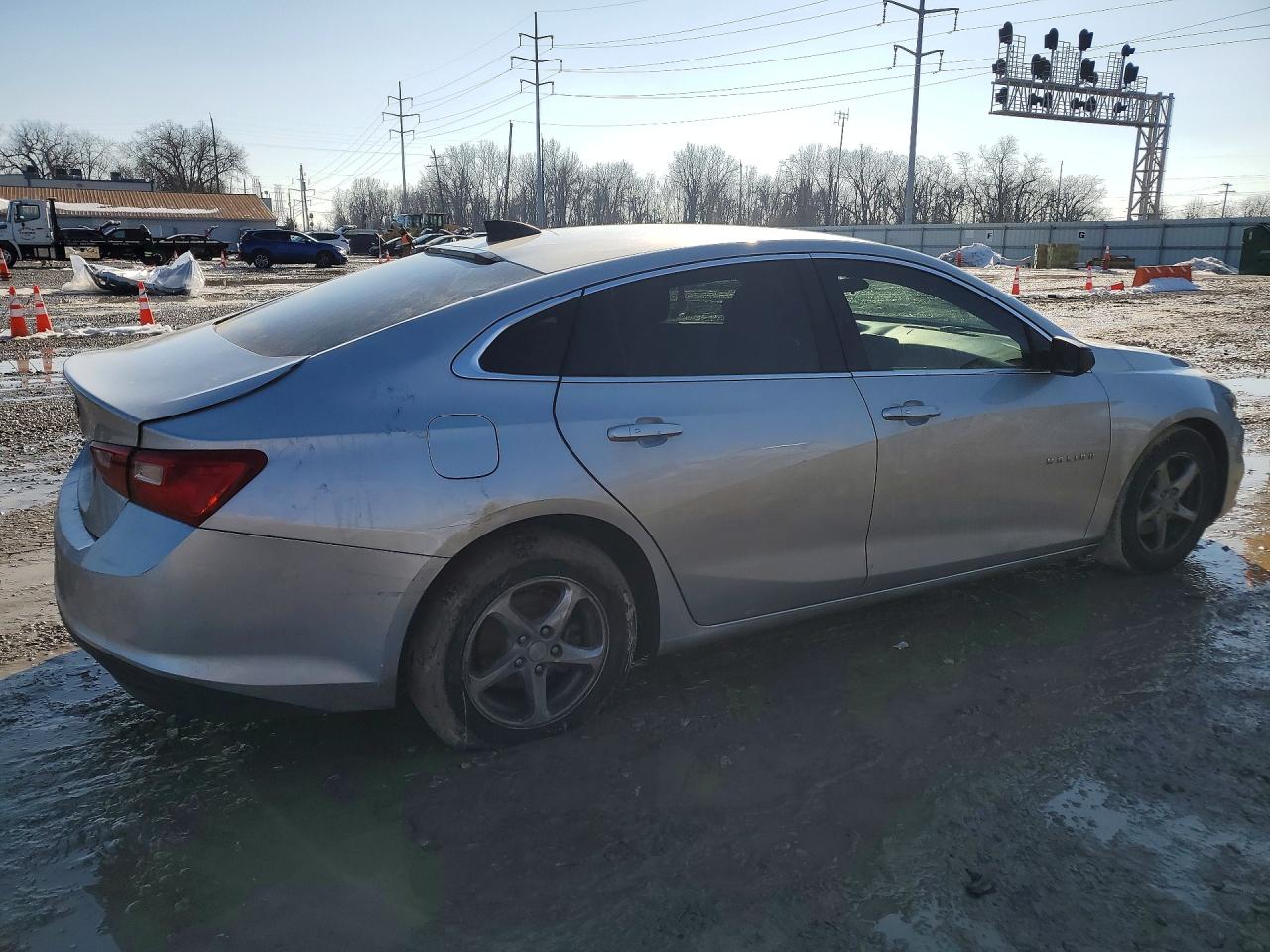 2018 CHEVROLET MALIBU LS photo 3