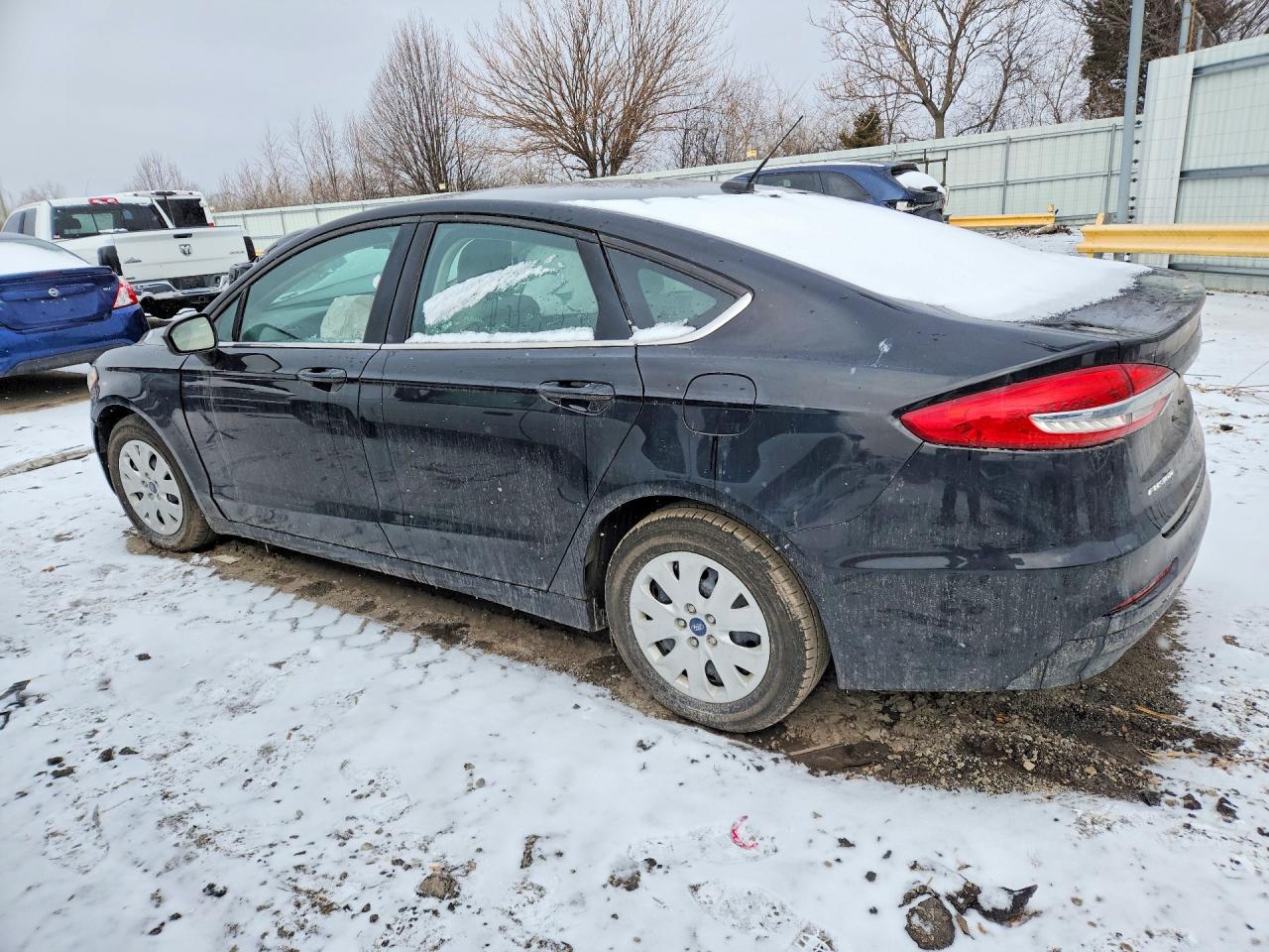 2019 FORD FUSION S photo 2