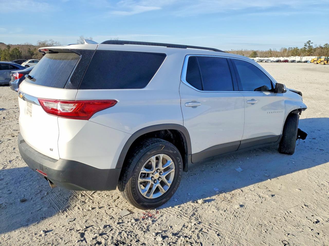 2020 CHEVROLET TRAVERSE LT photo 3