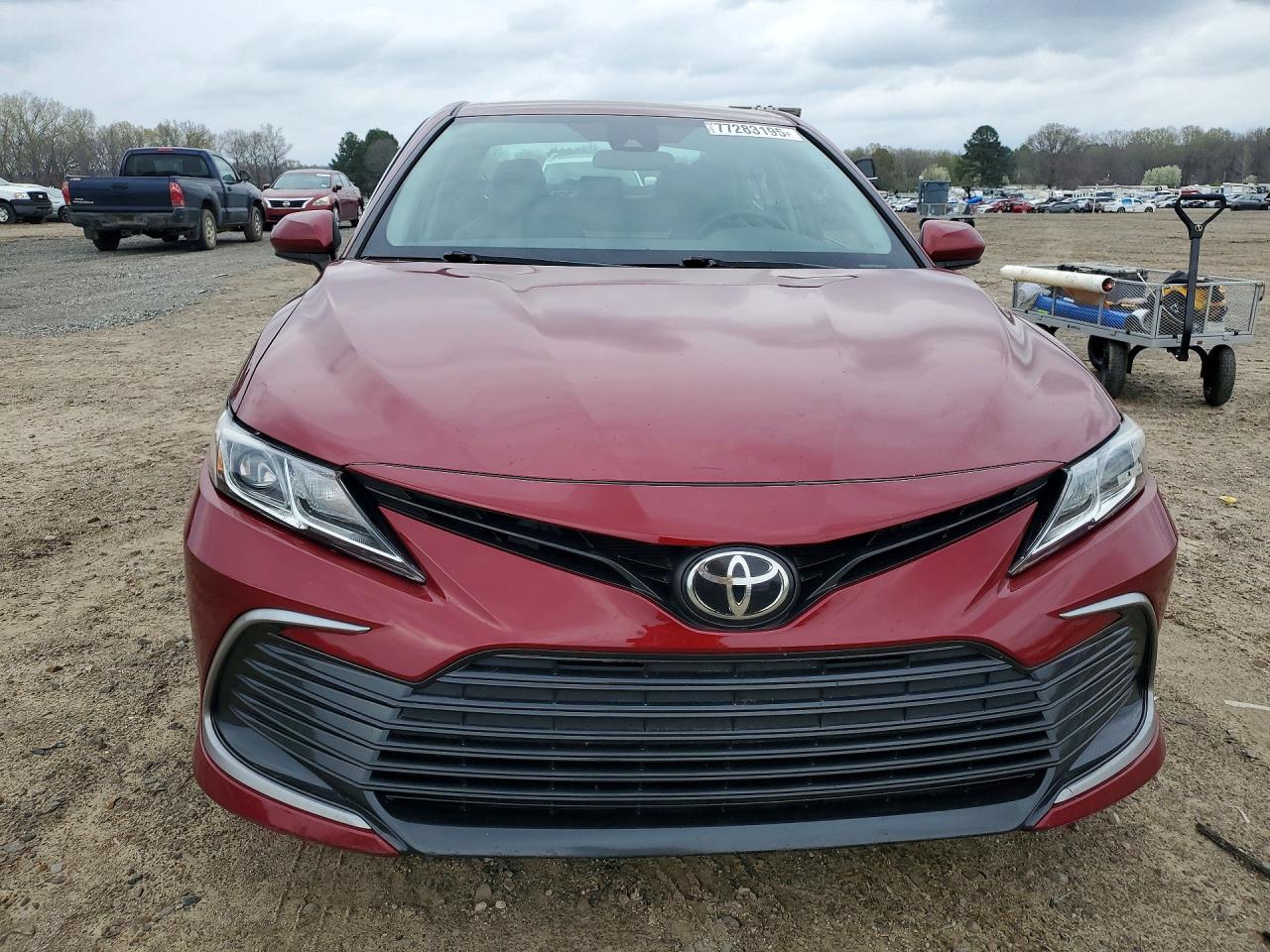 2021 TOYOTA CAMRY LE photo 13