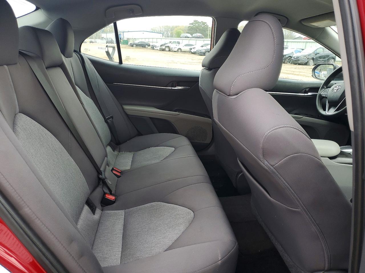 2021 TOYOTA CAMRY LE photo 28