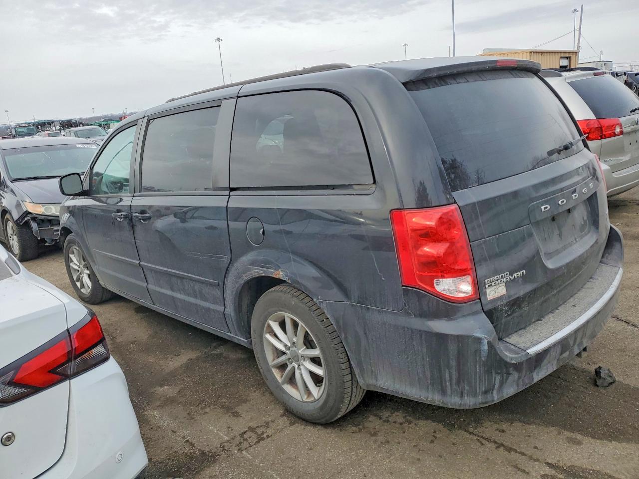 2015 DODGE GRAND CARAVAN SXT photo 2