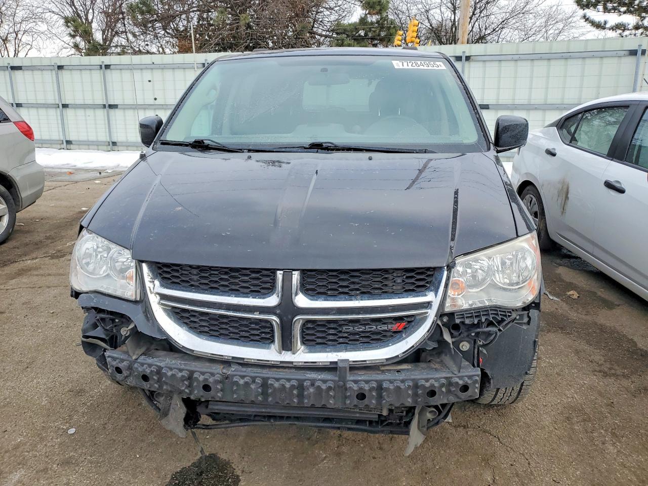 2015 DODGE GRAND CARAVAN SXT photo 5