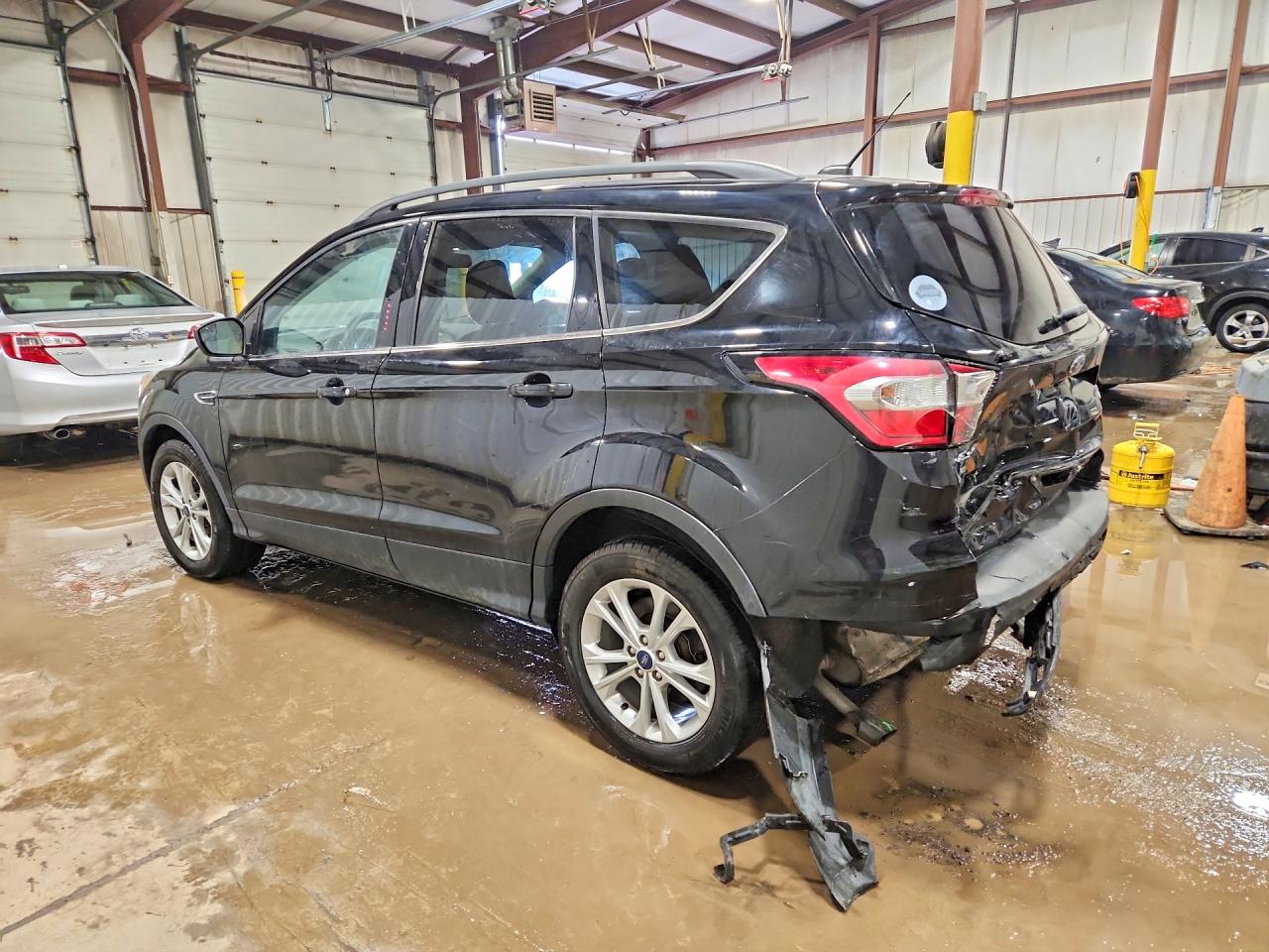 2018 FORD ESCAPE SE photo 2