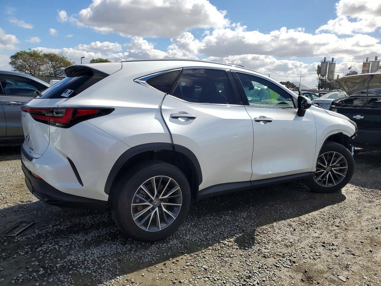 2024 LEXUS NX 350H BASE photo 3