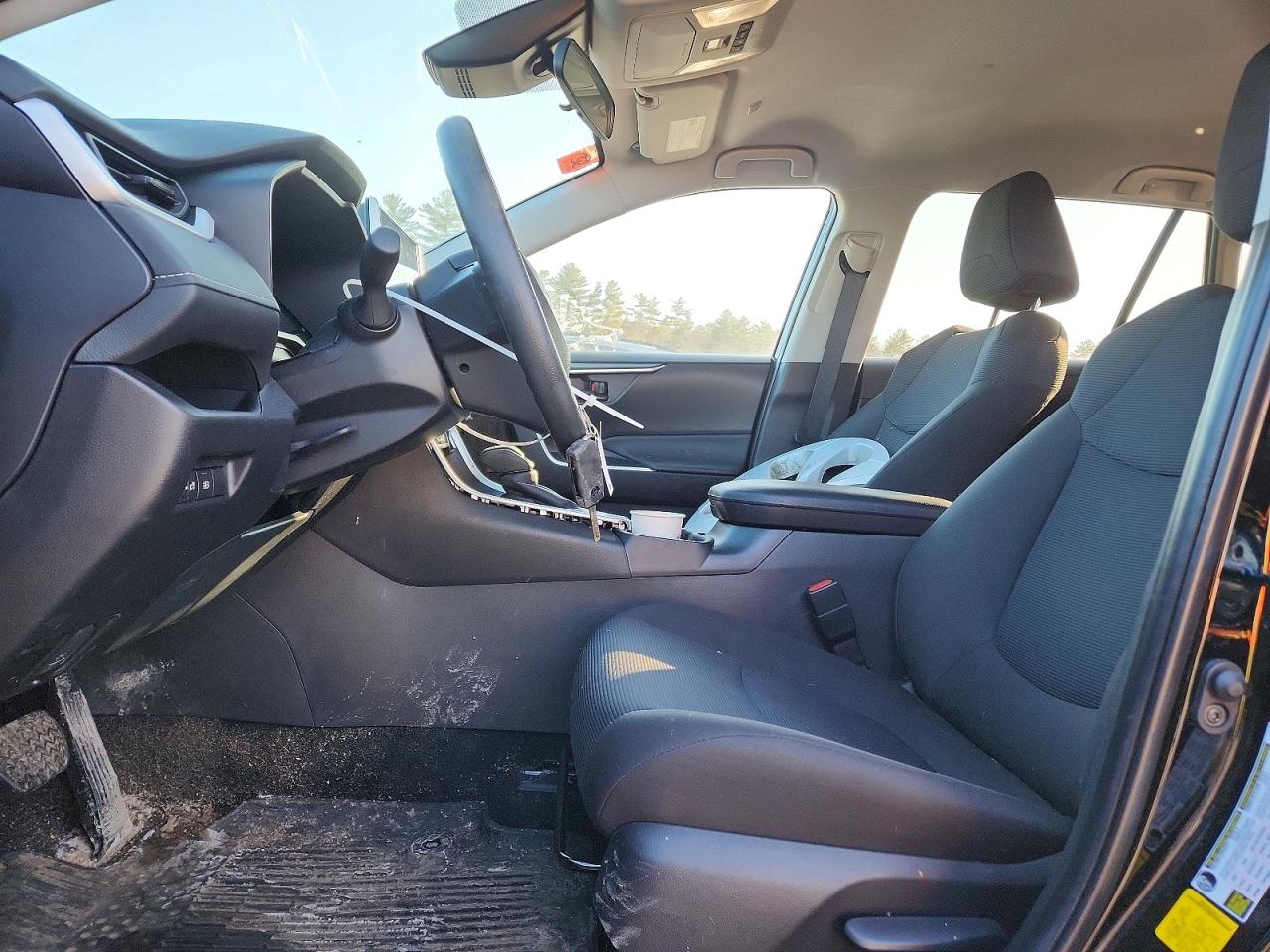 2025 TOYOTA RAV4 LE photo 13
