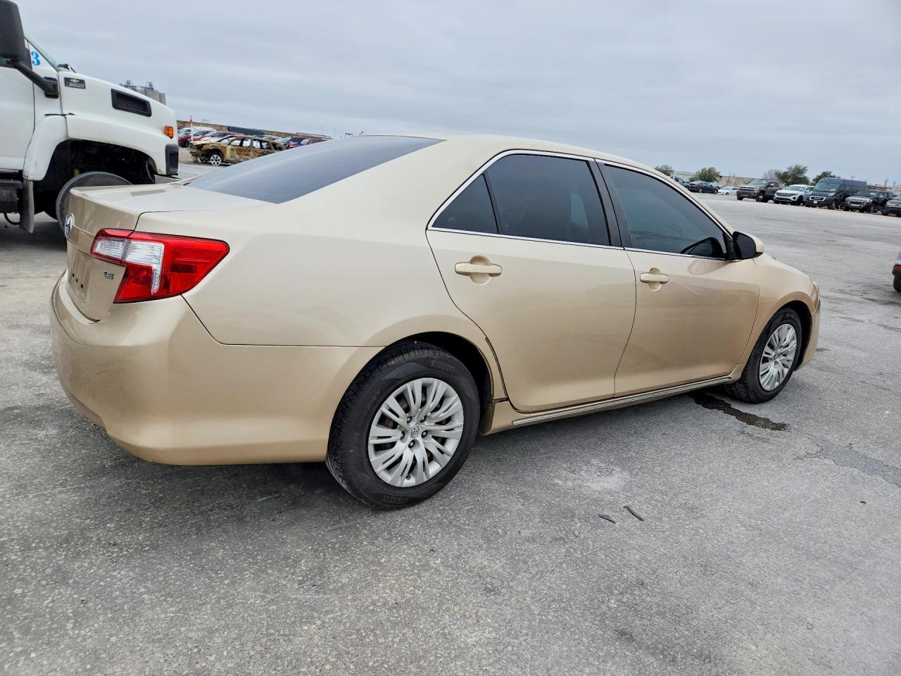 2012 TOYOTA CAMRY BASE photo 7
