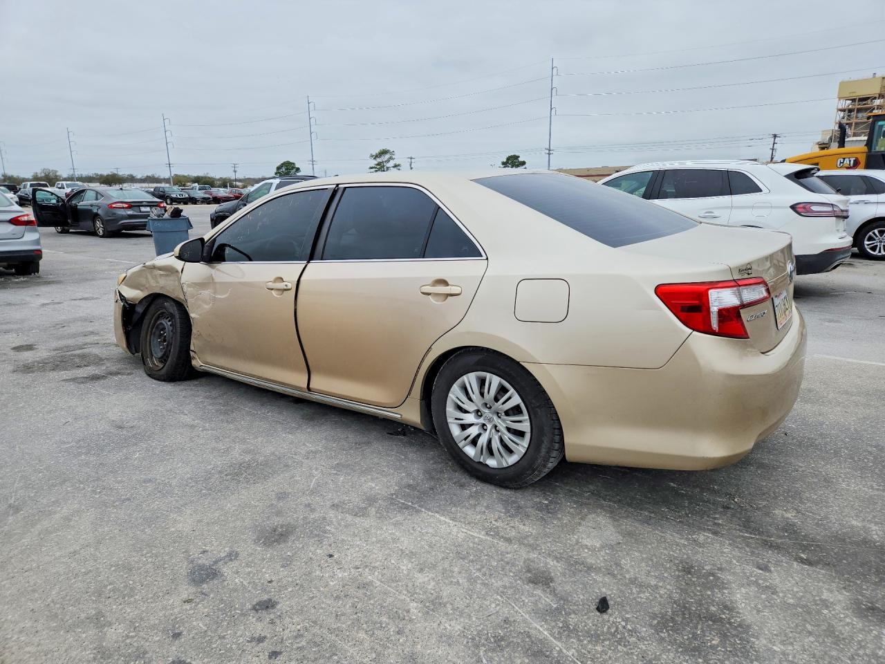 2012 TOYOTA CAMRY BASE photo 4