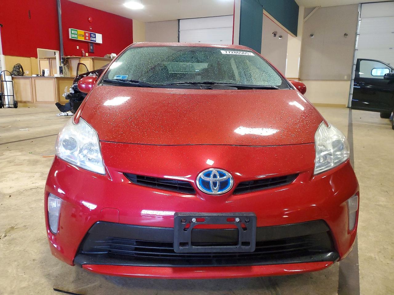 2013 TOYOTA PRIUS photo 9