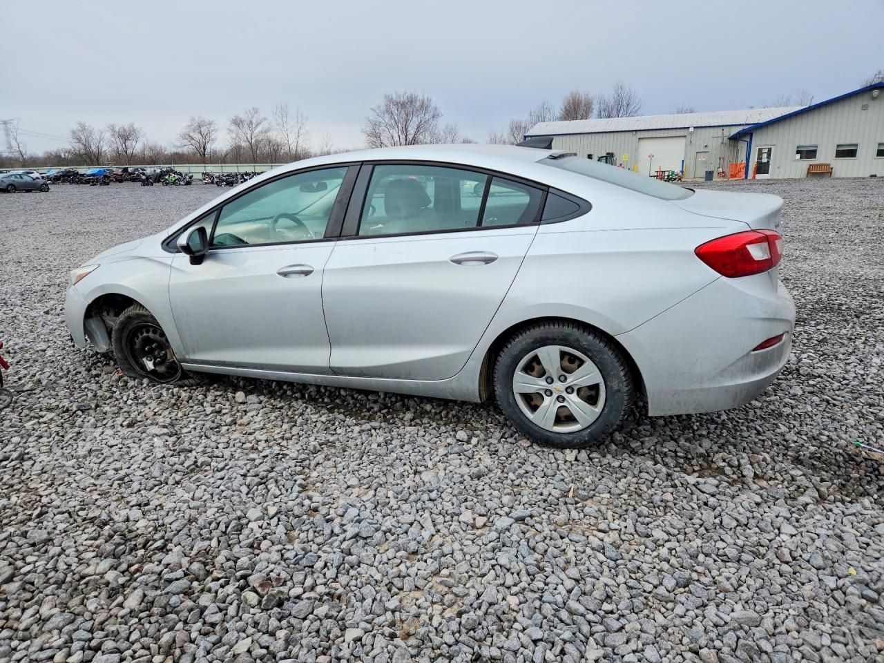 2017 CHEVROLET CRUZE LS photo 4
