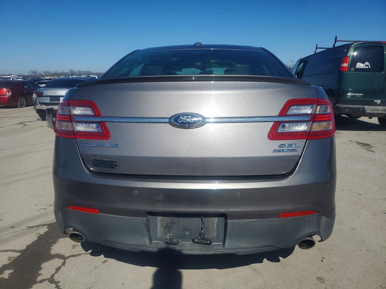 2014 FORD TAURUS SEL photo 11