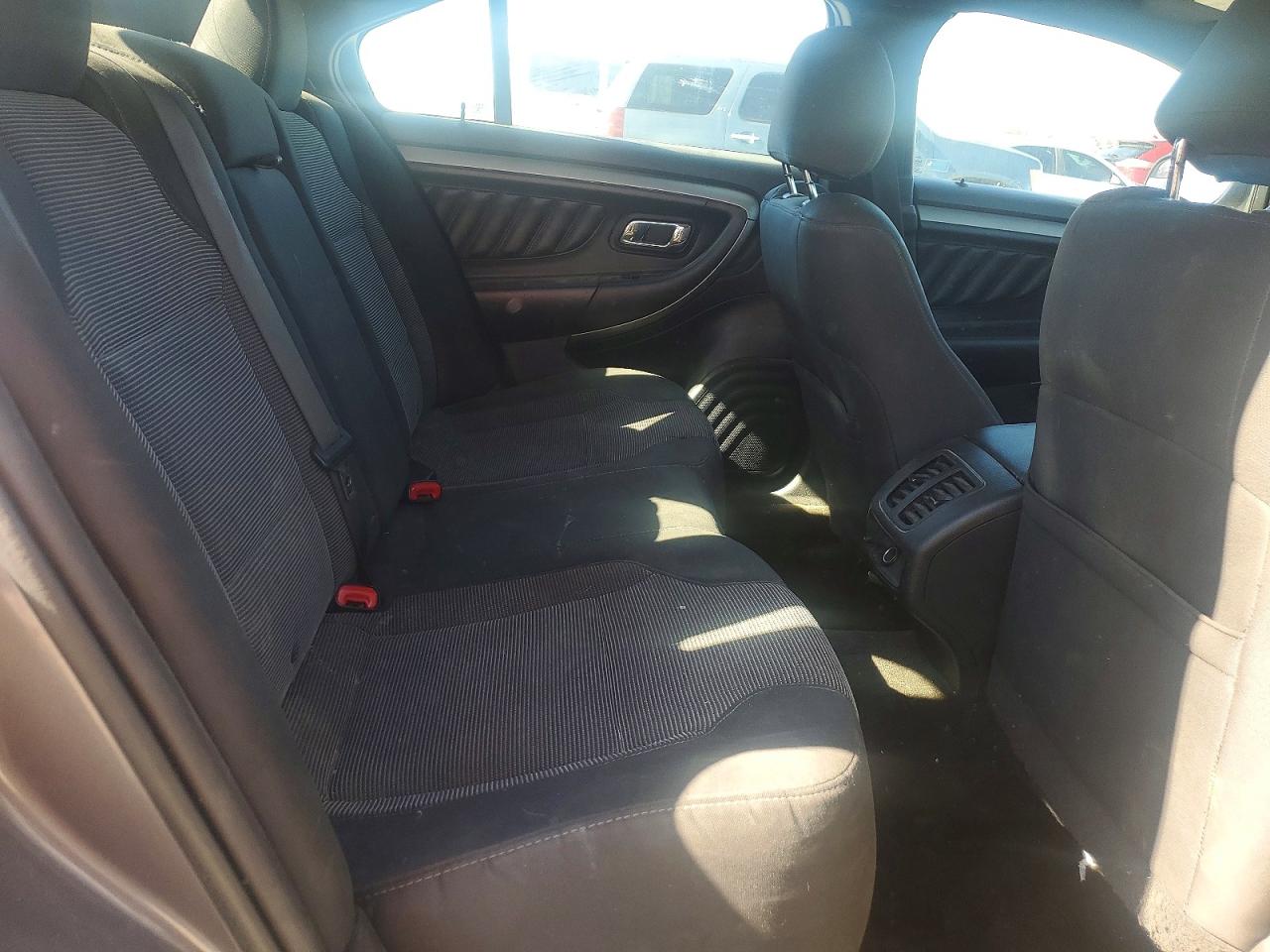 2014 FORD TAURUS SEL photo 19
