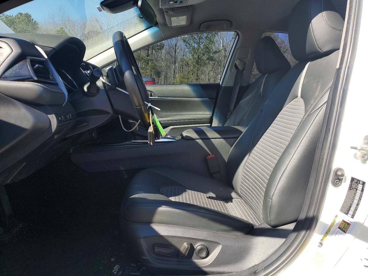 2019 TOYOTA CAMRY L photo 7