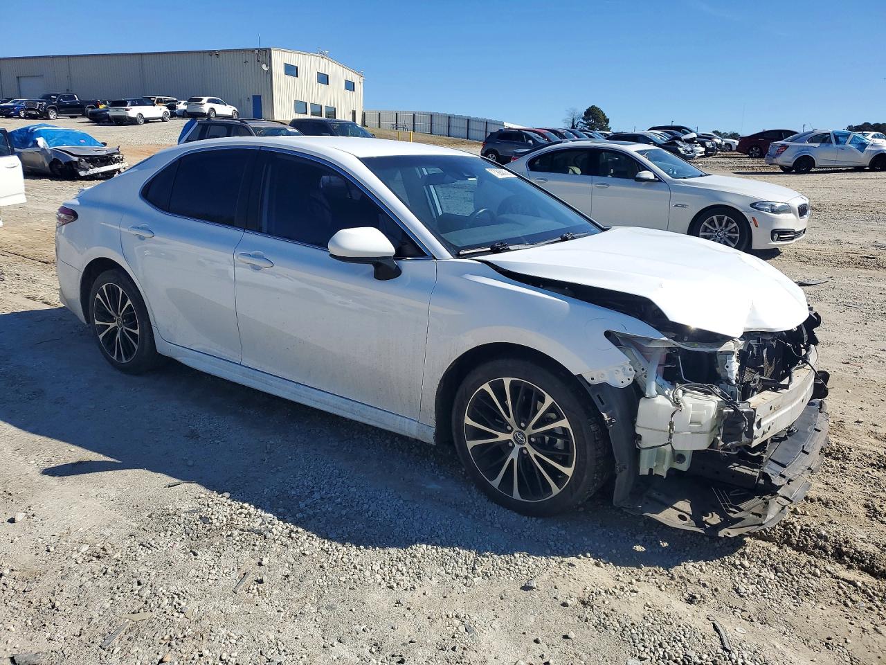 2019 TOYOTA CAMRY L photo 4