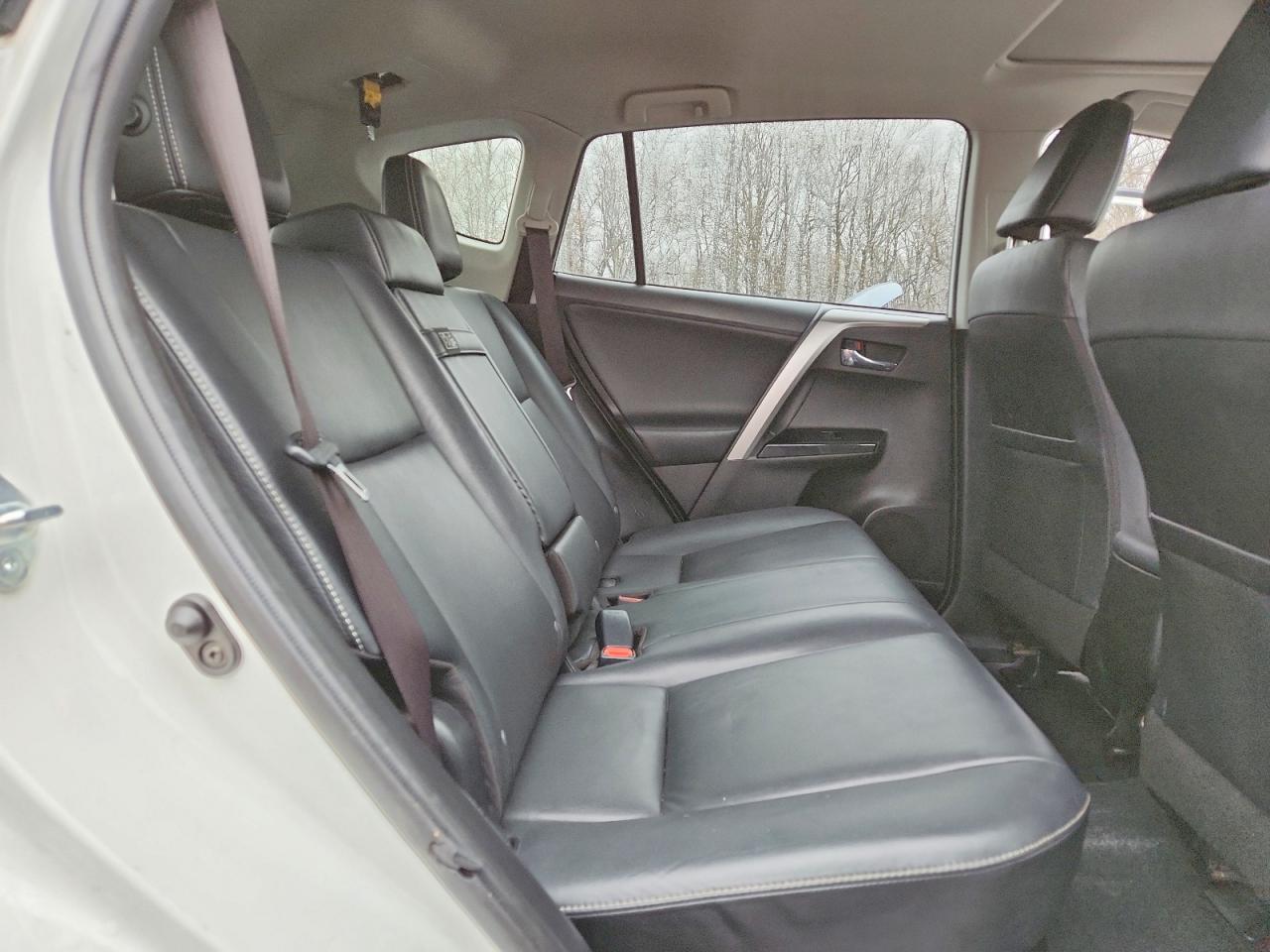 2016 TOYOTA RAV4 HV LIMITED photo 21