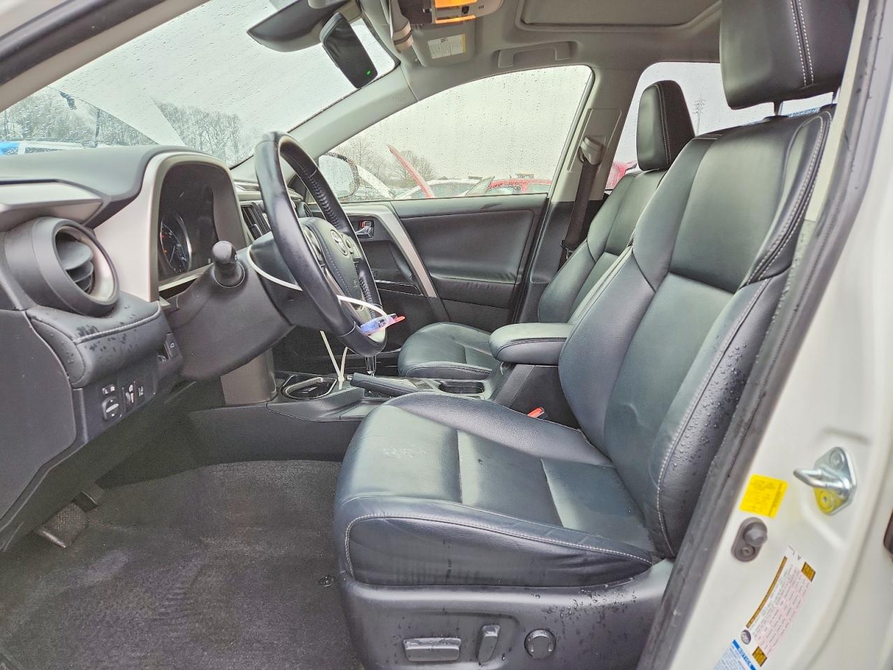 2016 TOYOTA RAV4 HV LIMITED photo 13