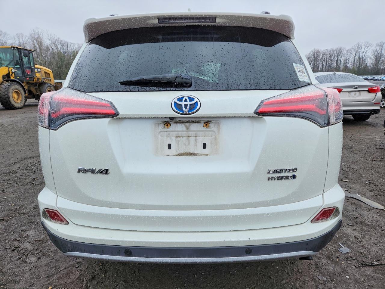 2016 TOYOTA RAV4 HV LIMITED photo 11