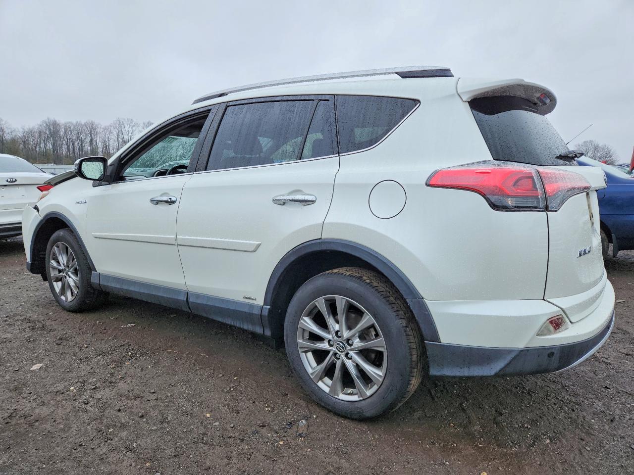 2016 TOYOTA RAV4 HV LIMITED photo 3