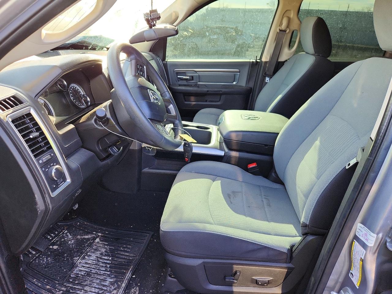 2023 RAM 1500 CLASSIC SLT photo 7