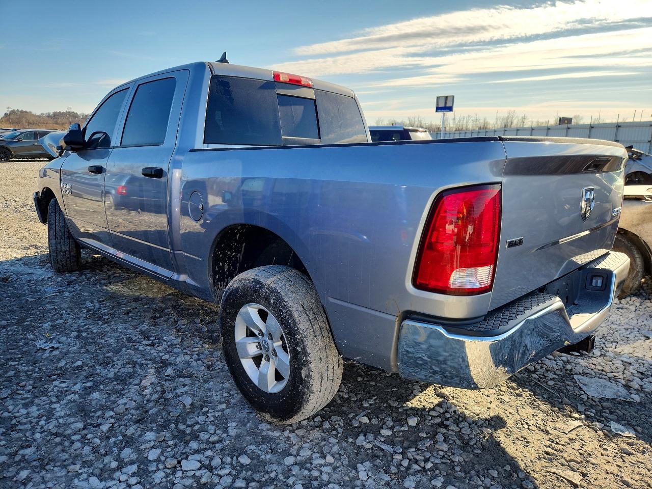 2023 RAM 1500 CLASSIC SLT photo 2