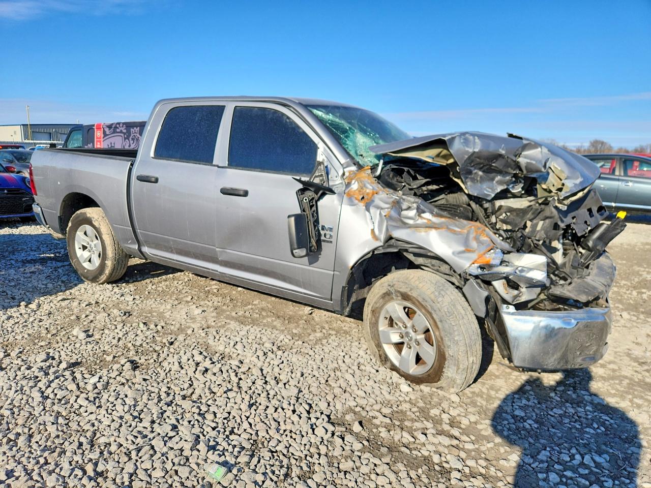 2023 RAM 1500 CLASSIC SLT photo 4