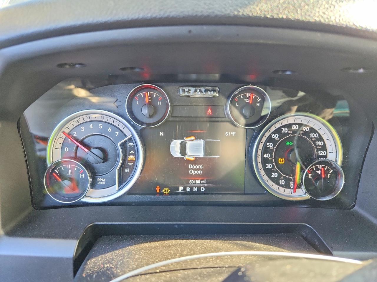 2023 RAM 1500 CLASSIC SLT photo 9