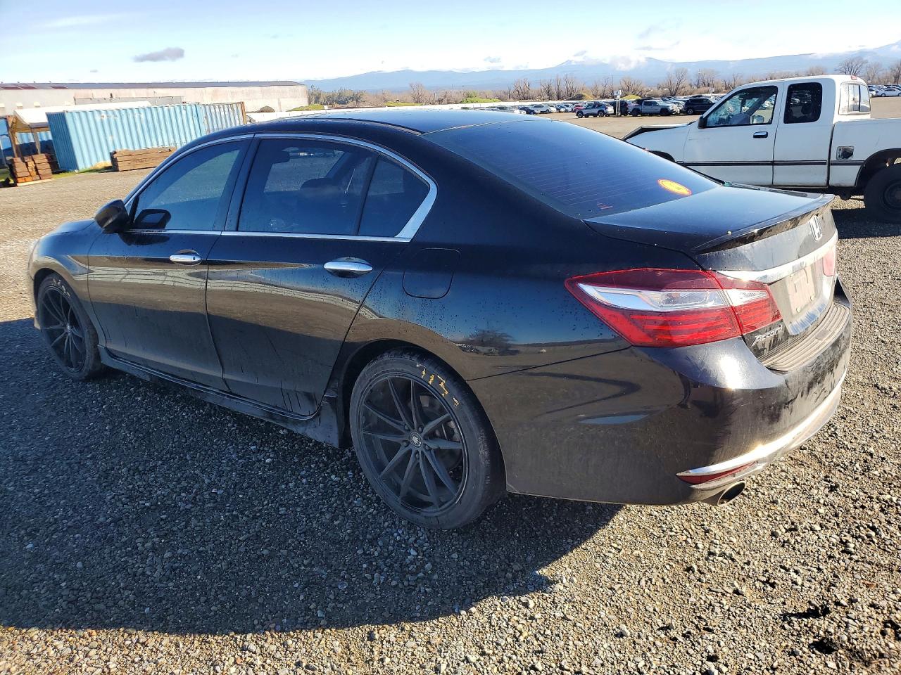 2017 HONDA ACCORD SPORT photo 3