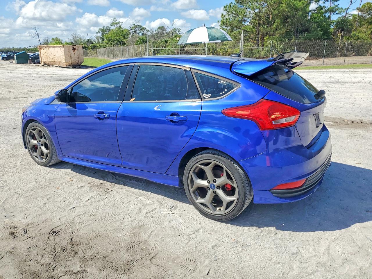 2015 FORD FOCUS ST photo 2