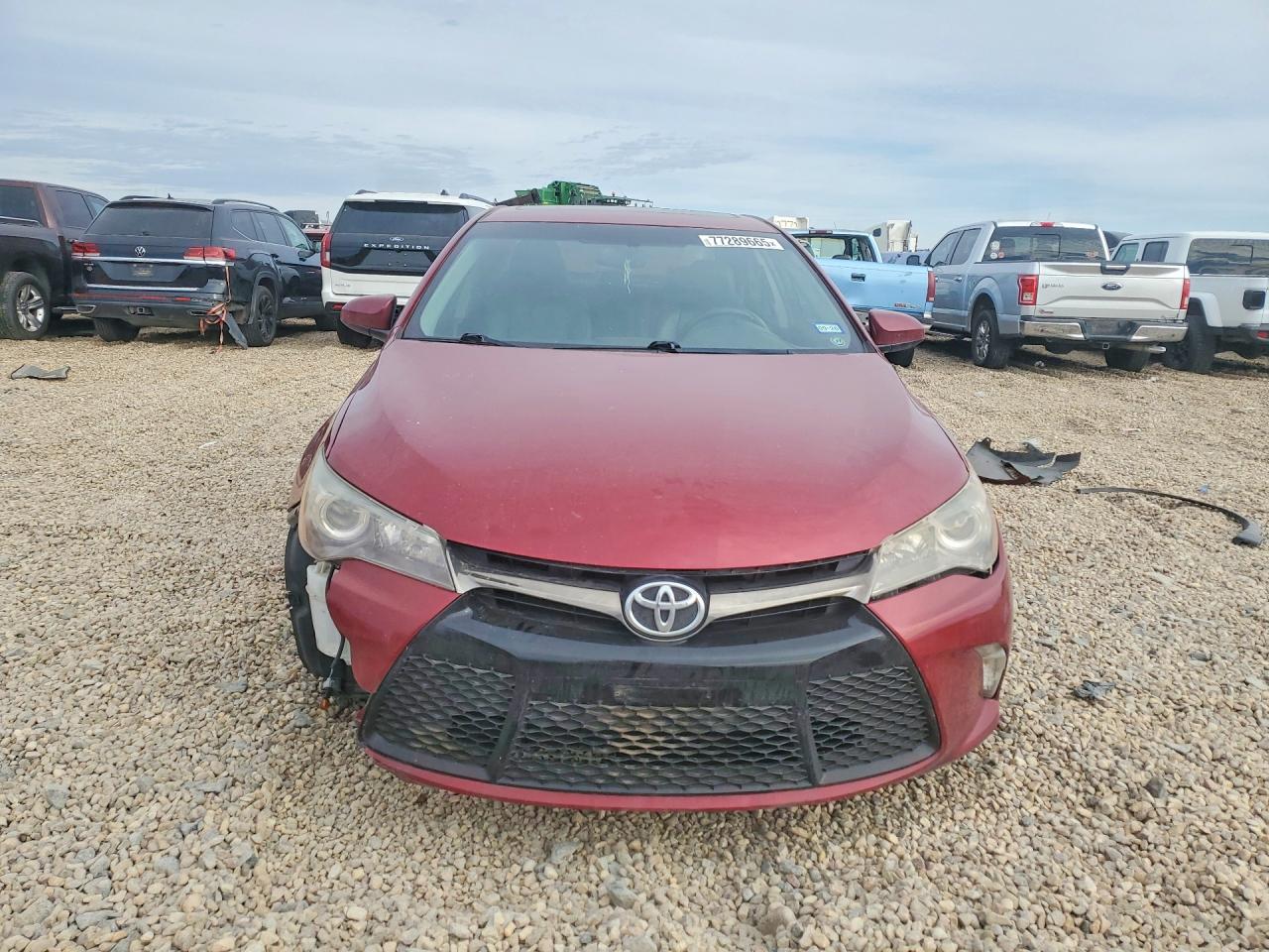 2015 TOYOTA CAMRY LE photo 5
