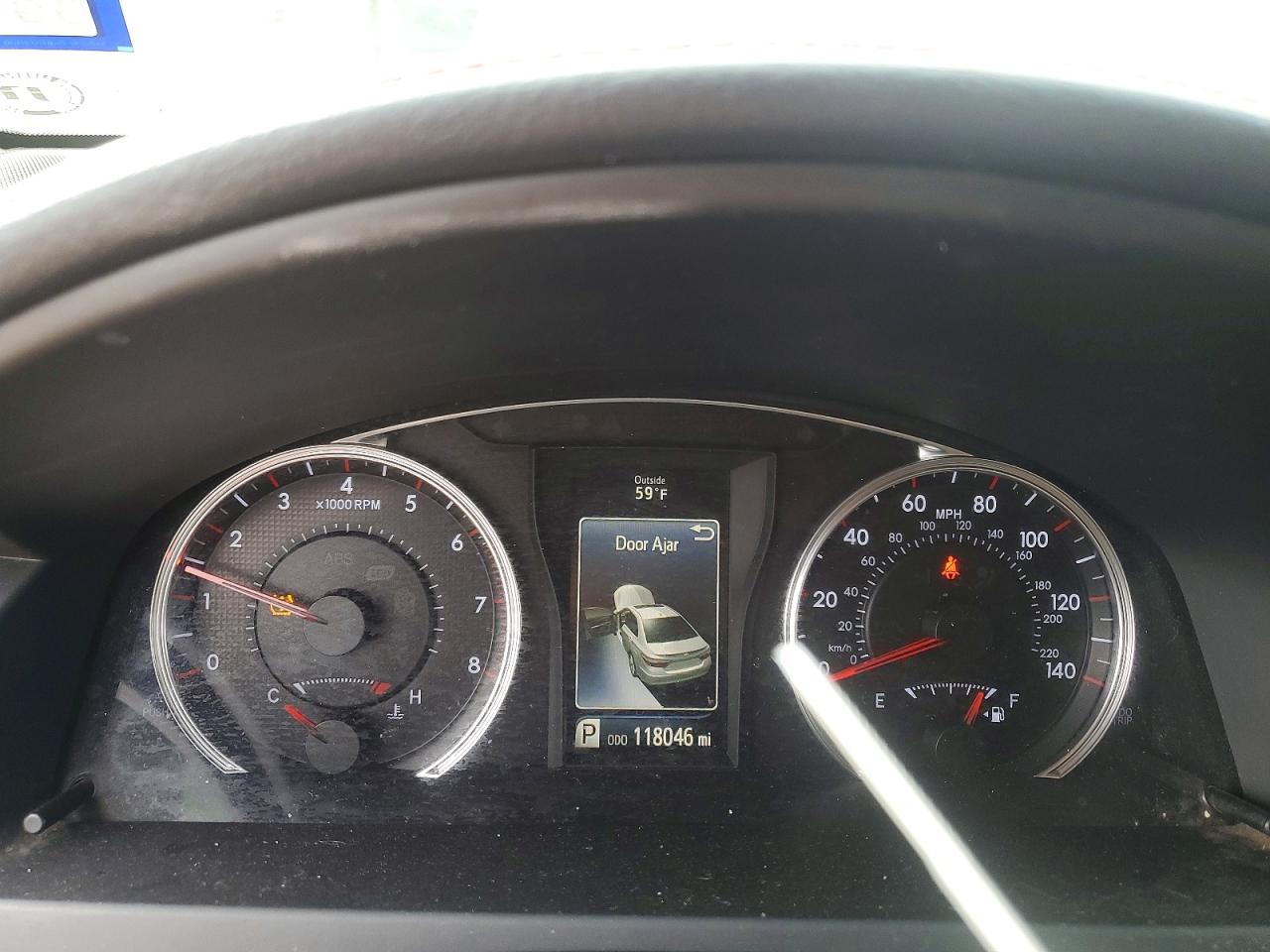 2015 TOYOTA CAMRY LE photo 9